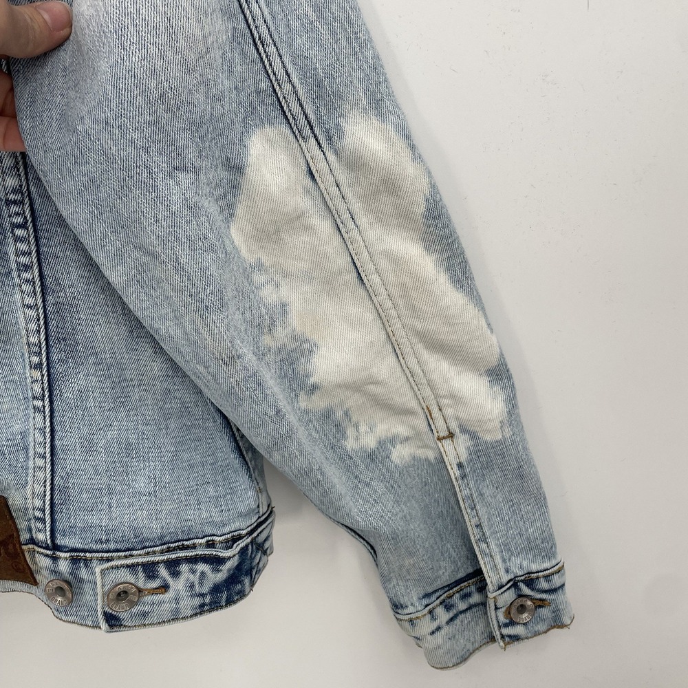 Akoo Oversized Distressed Denim Jacket Men's Size‎ M Floral Patches Metal Studs - Picture 10 of 16